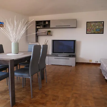 Grandi Famiglie O Comitive 150 Mt Affitti *