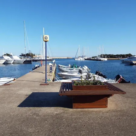 Grandi Famiglie O Comitive 150 Mt Affitti Vakantiehuis Budoni